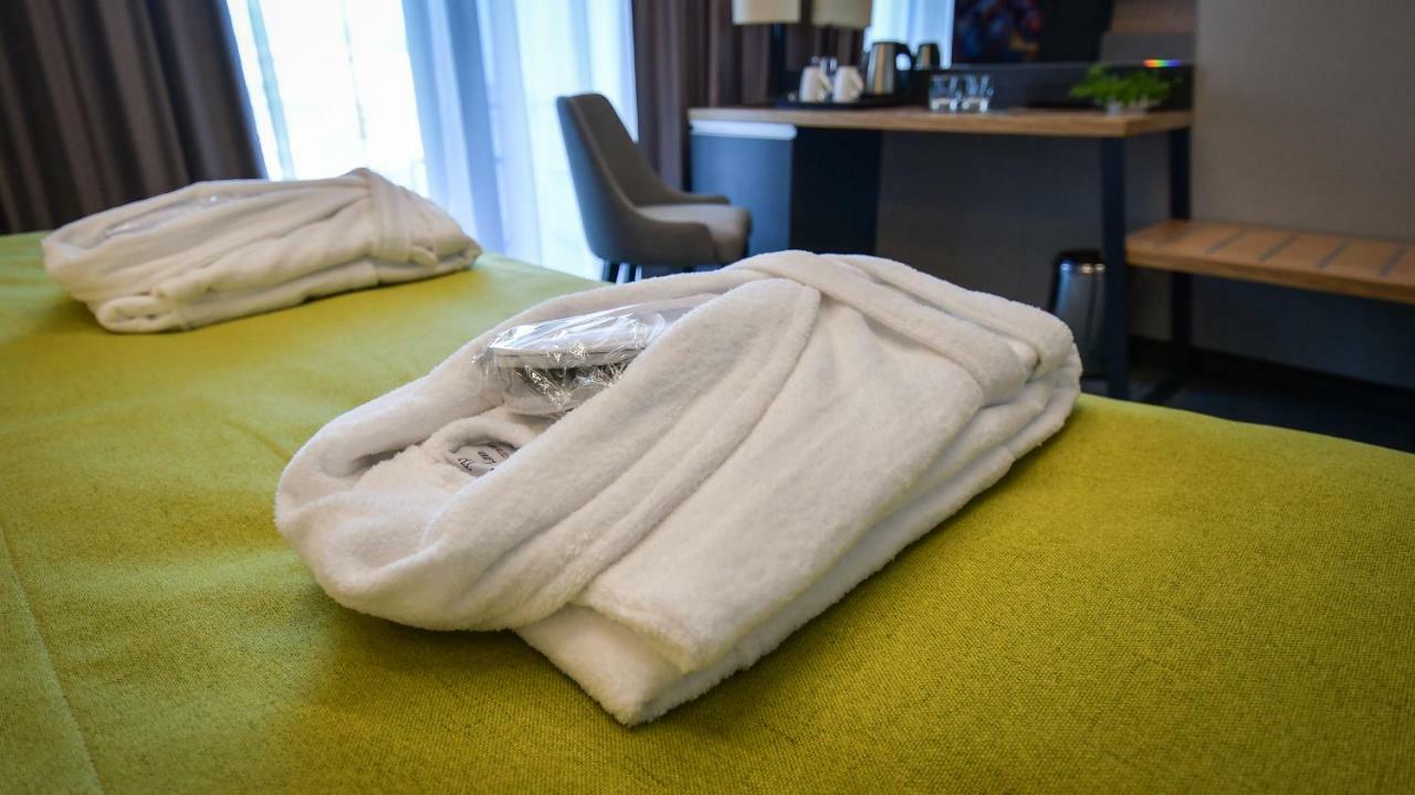 Hotel Olea Novalja Exteriör bild