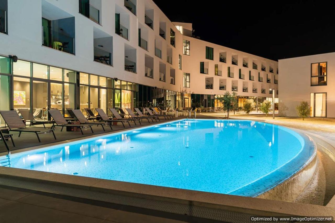 Hotel Olea Novalja Exteriör bild