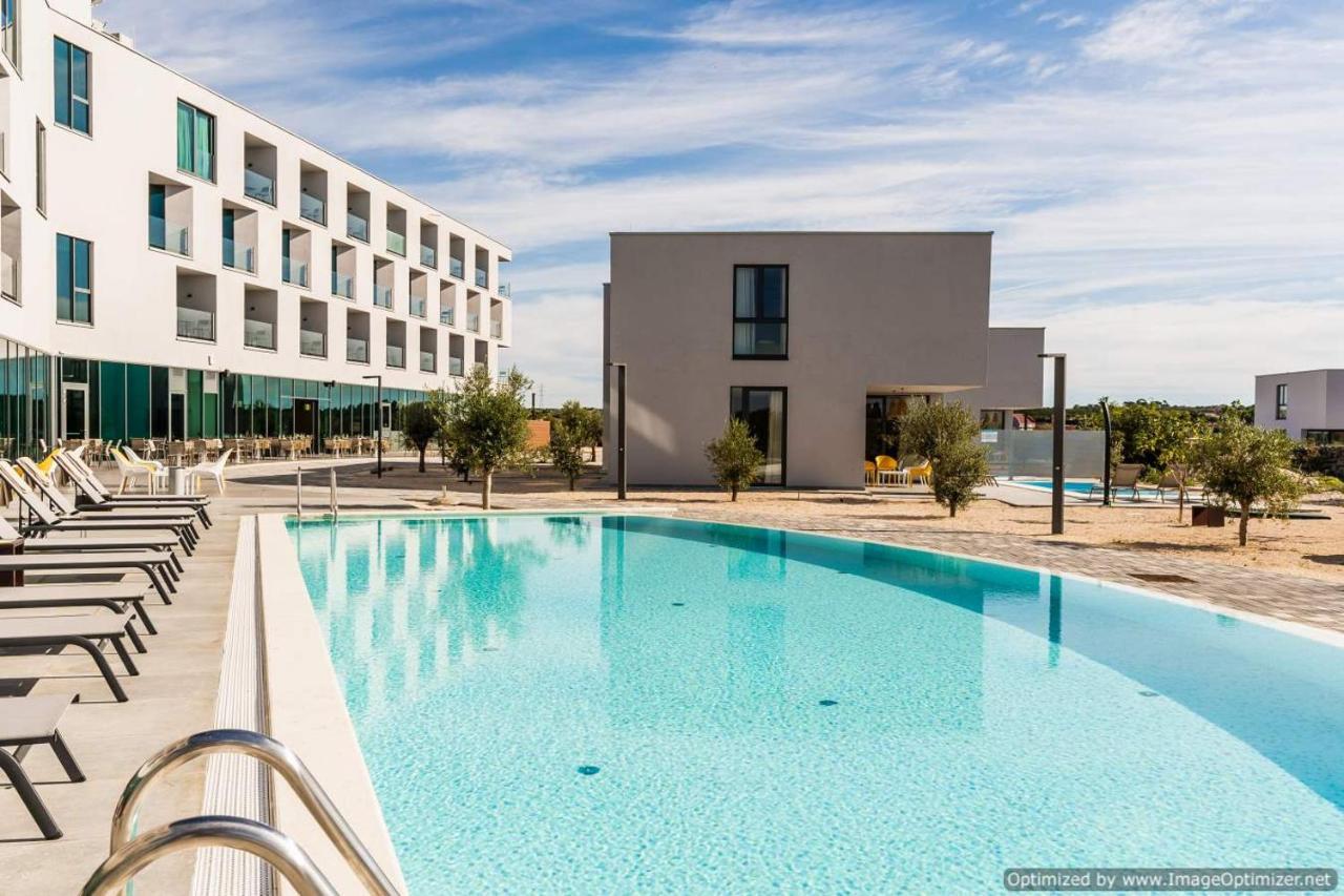 Hotel Olea Novalja Exteriör bild